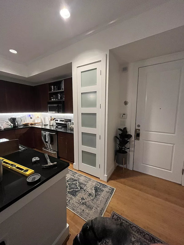 Puerta interior estilo Shaker con 5 paneles de vidrio esmerilado (imprimada)