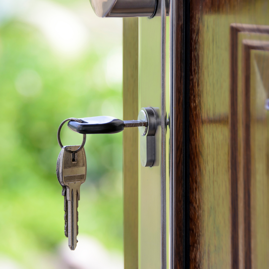 6 Signs It’s Time to Replace Your Door Locks
