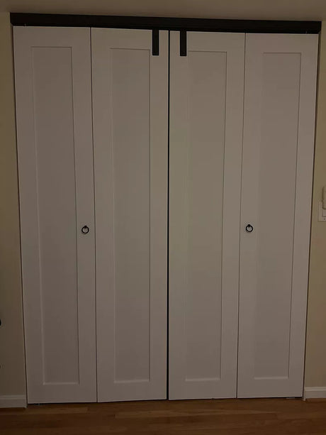 Single Panel Shaker Style Pine Wood Bifold Door (Primed) - Image 2
