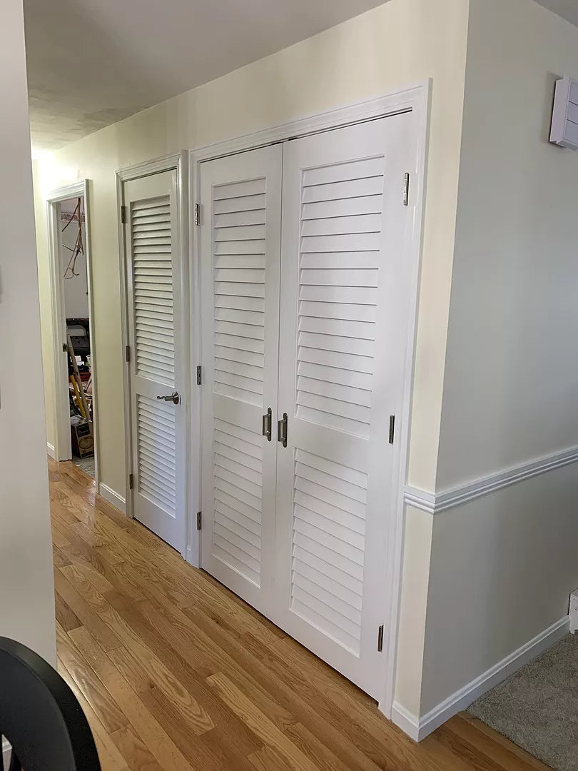 2 Plantation Louver Panel Interior Pine Wood Closet Door (Primed)